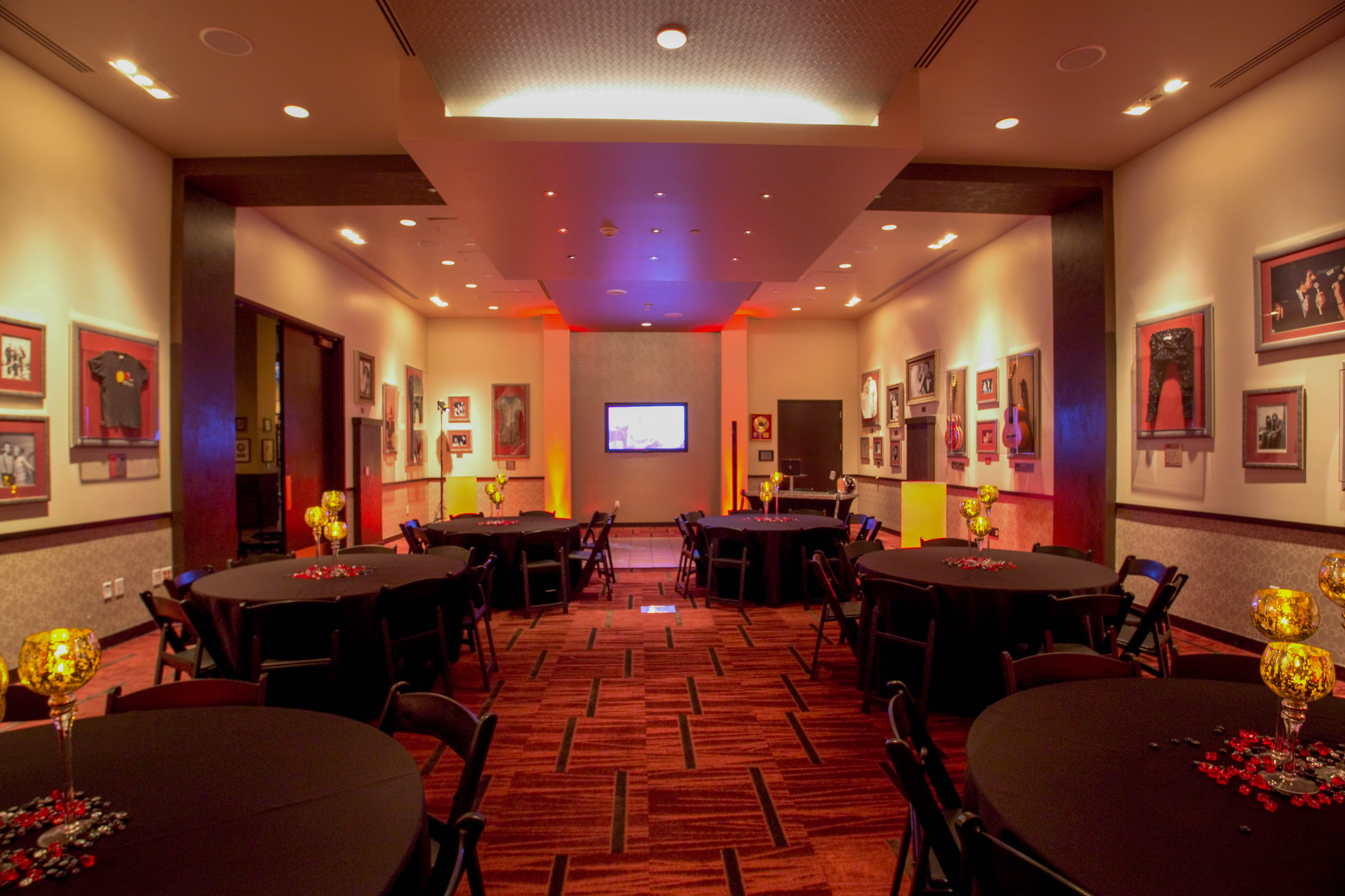 Vintage wedding reception – Classic Steak & Seafood Dining, Las Vegas, NV